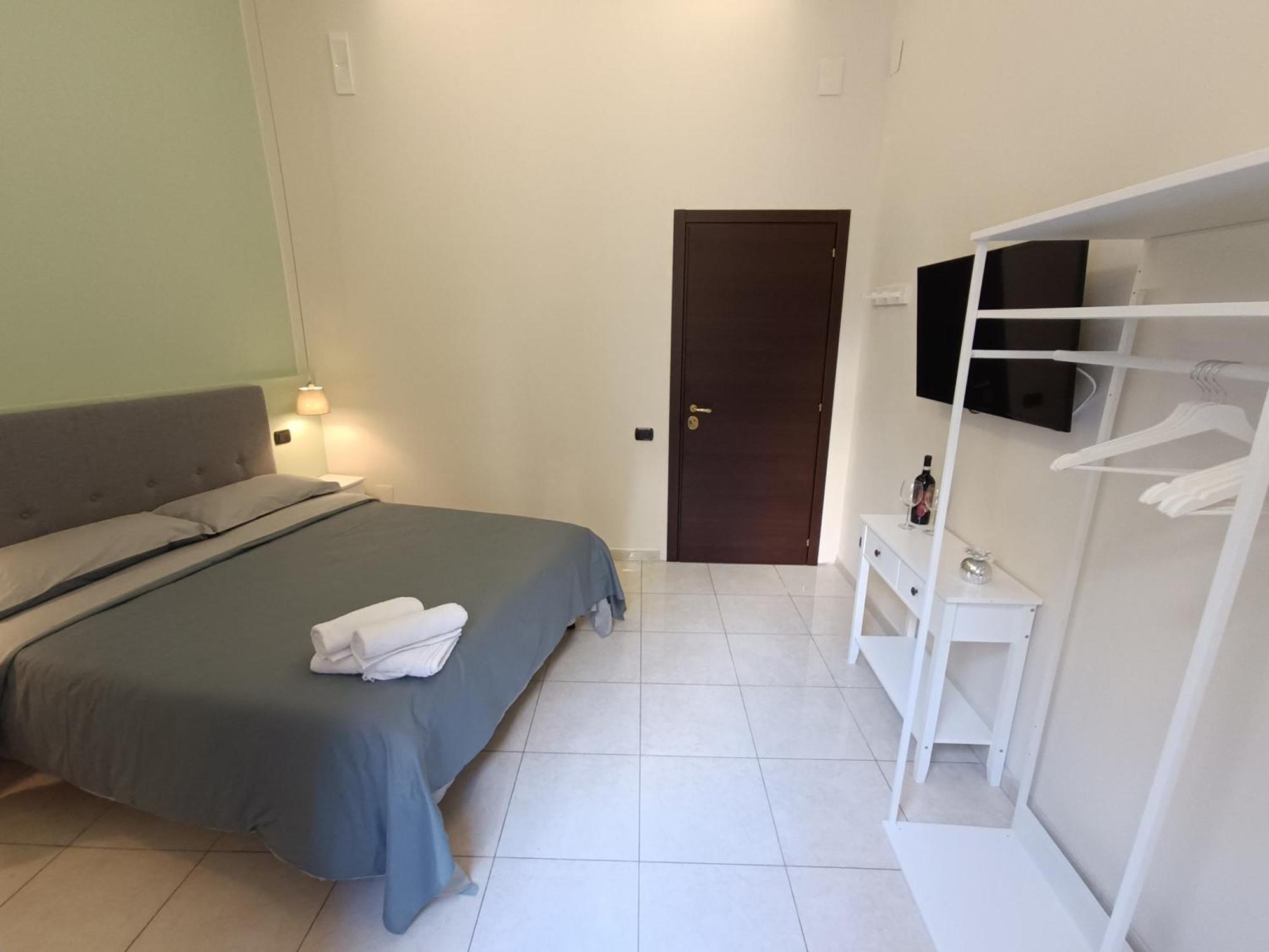 Residenza Geri - Suite And Home Napoli Centro Экстерьер фото