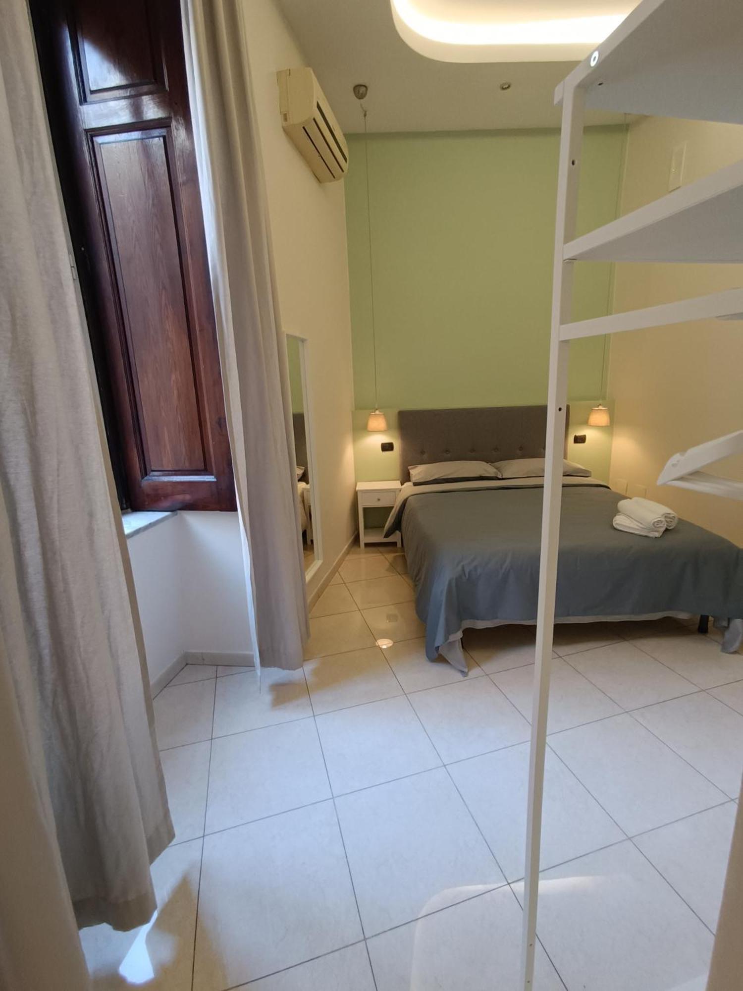 Residenza Geri - Suite And Home Napoli Centro Экстерьер фото