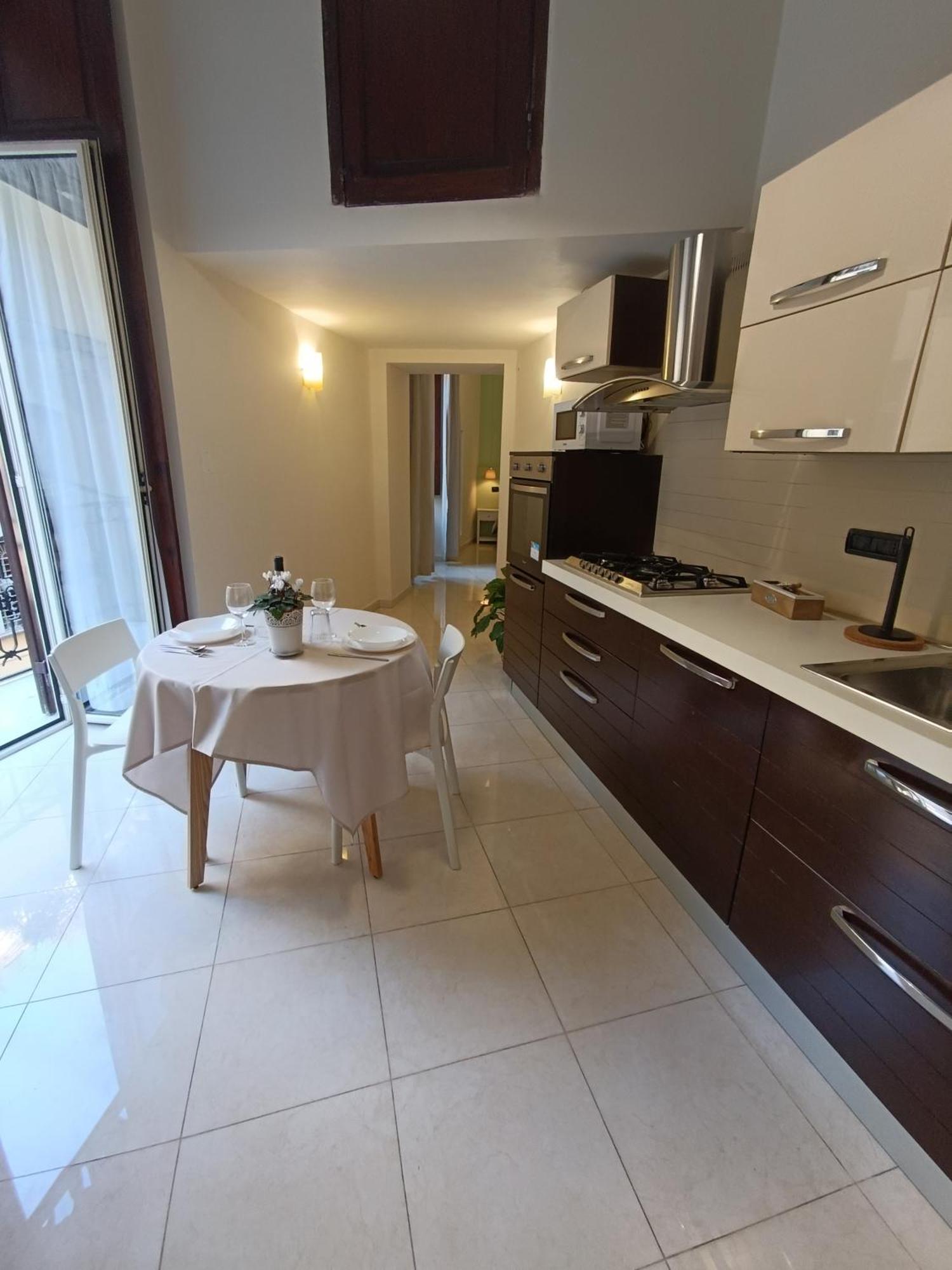 Residenza Geri - Suite And Home Napoli Centro Экстерьер фото