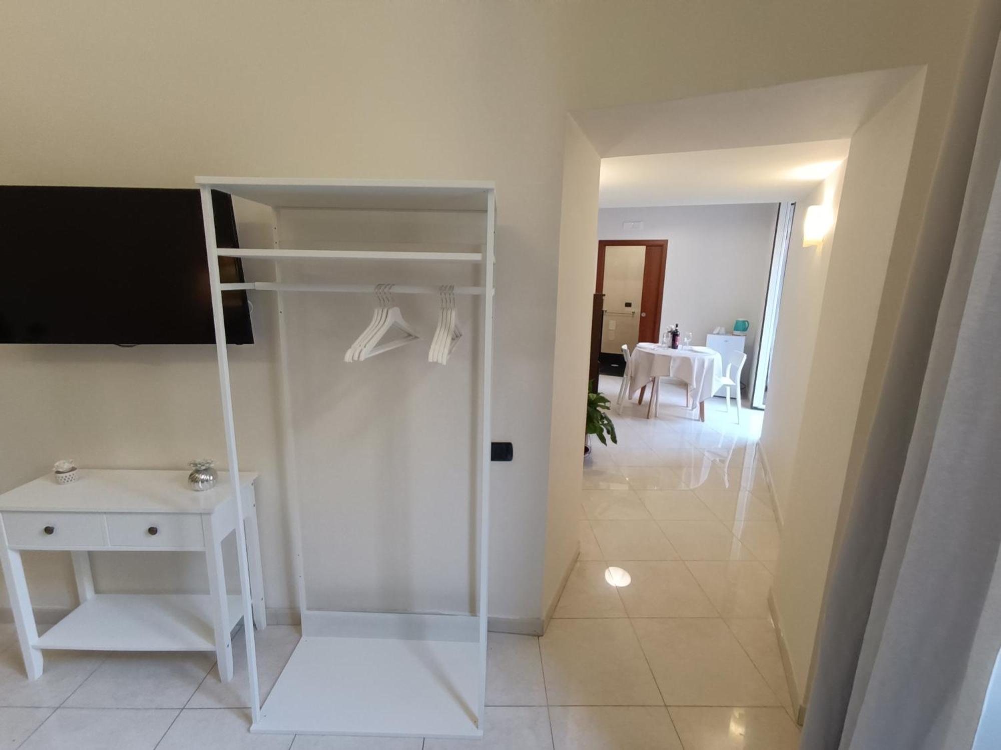 Residenza Geri - Suite And Home Napoli Centro Экстерьер фото